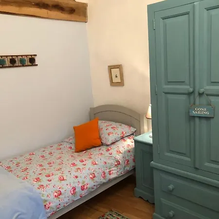 Le Petit Bijou